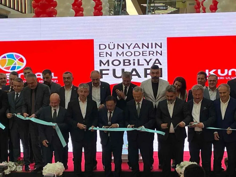 Kayseri Kumsmall Mobilya Fuarı Kapılarını Açtı: 4 Binden Fazla Üretici Burada! — haber görseli