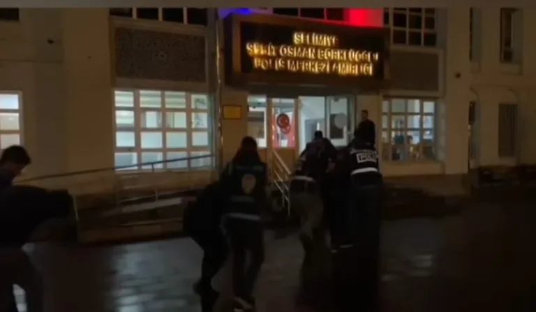 Kayseri’de "Korna" Kavgası Kanlı Bitti: Trafikte Silahlı Kavga! 6 Gözaltı — haber görseli
