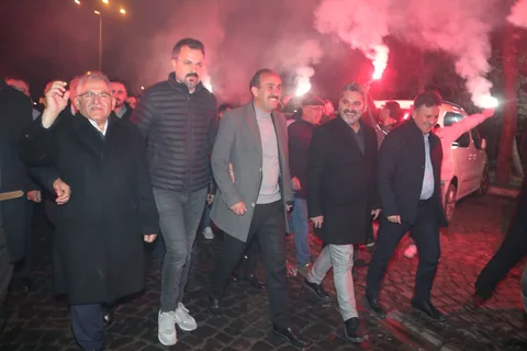 AK Parti İl Başkanı Fatih Üzüm: “Gölgemizde geçinenler nerede” — haber görseli
