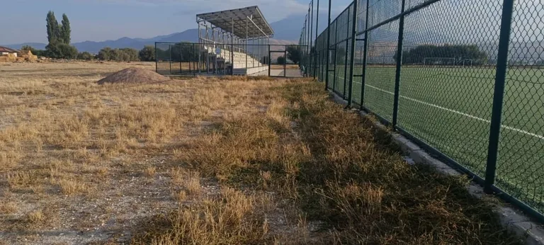 Vatandaşın Talebine Kulak Ver Kayseri! Sindelhöyük’te Şehit Mücahit Sınırtepe Stadı İçin Bakım Çağrısı — haber görseli