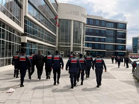 Bayram Günü Dehşet: Eşini Öldürüp Kaçtı, Yozgat'ta Yakalandı — haber görseli