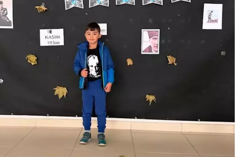 Tüfeğini Temizlerken Oğlunu Vurdu! 8 Yaşındaki Demir Koç, Hayatını Kaybetti — haber görseli