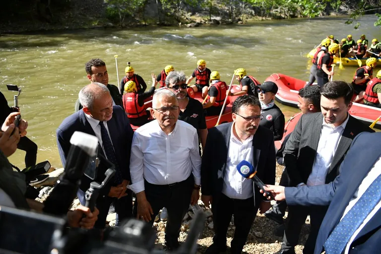 Zamantı Irmağı'nda "Rafting" Yarışının Startı Verildi — haber görseli