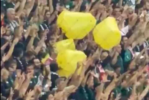 Kocaelispor-Amedspor Maçında Sarı Poşet Sallayan 5 Taraftara Gözaltı Kararı! — haber görseli