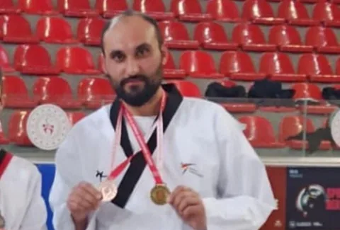 Tekvandocuları Taşıyan Araç Kaza Yaptı: Antrenör Hayatını Kaybetti, 4 Sporcu Yaralandı — haber görseli
