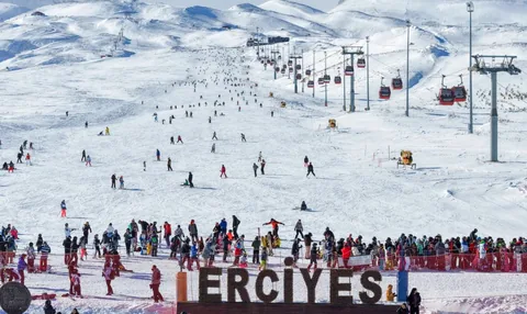 Erciyes’te Hafta Sonu İğne Atsan Yere Düşmüyor! — haber görseli