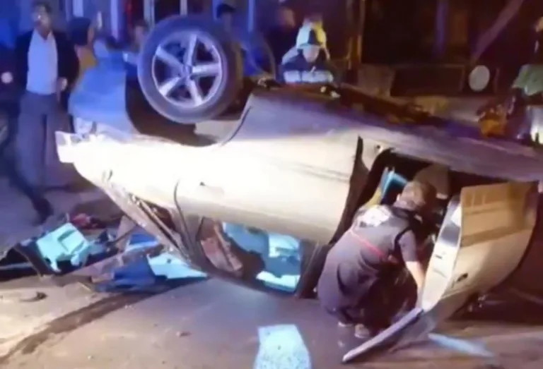 Kayseri Esenyurt'ta  Otomobil Ağaca Çarparak Takla Attı — haber görseli