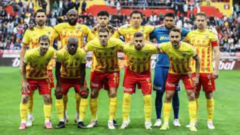 Kayserispor'a Şok Ceza: 2 Dönem Transfer Yasağı  — haber görseli