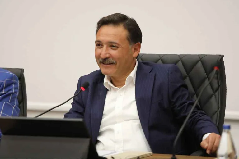 Melikgazi’nin Nabzı Tutuldu: Vali Çiçek, Muhtarlarla Birlikte Çalışmaları Masaya Yatırdı — haber görseli
