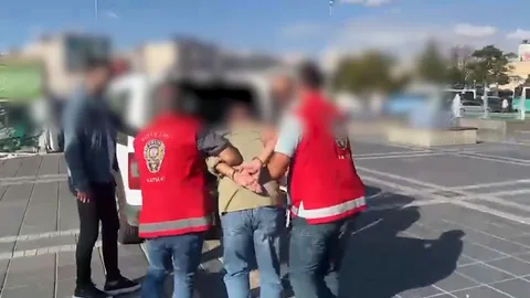 Tramvayda Şüpheliyi Tespit Eden Kayseri Polisi, Uyuşturucuya Geçit Vermedi! — haber görseli
