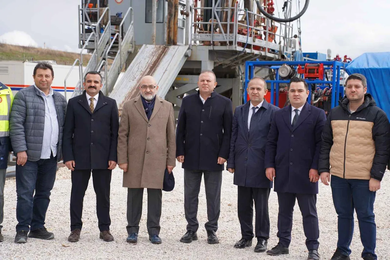 Kayseri’de Dev Tarım Hamlesi! AK Parti'li Cıngı'dan Jeotermal Kaynaklı Sera OTB'ye ziyaret  — haber görseli