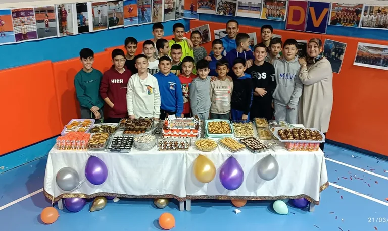 Bünyan'dan Yükselen Basketbol Yıldızları! Ömer Demir Hocanın Önderliğinde Türkiye Şampiyonluğuna Bilendi — haber görseli
