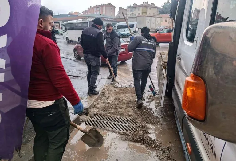 Bünyan Belediyesi, Yağmur Sularının Etkisini Azaltmak İçin Çalışmalarını Hızlandırdı — haber görseli