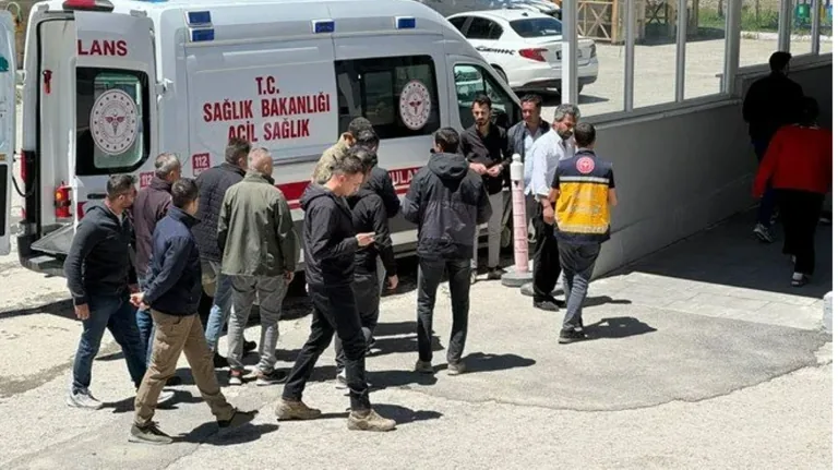 Korkunç Kaza! Van'da Askeri Araç Devrildi:6'sı Ağır 11 Askerimiz Yaralı — haber görseli