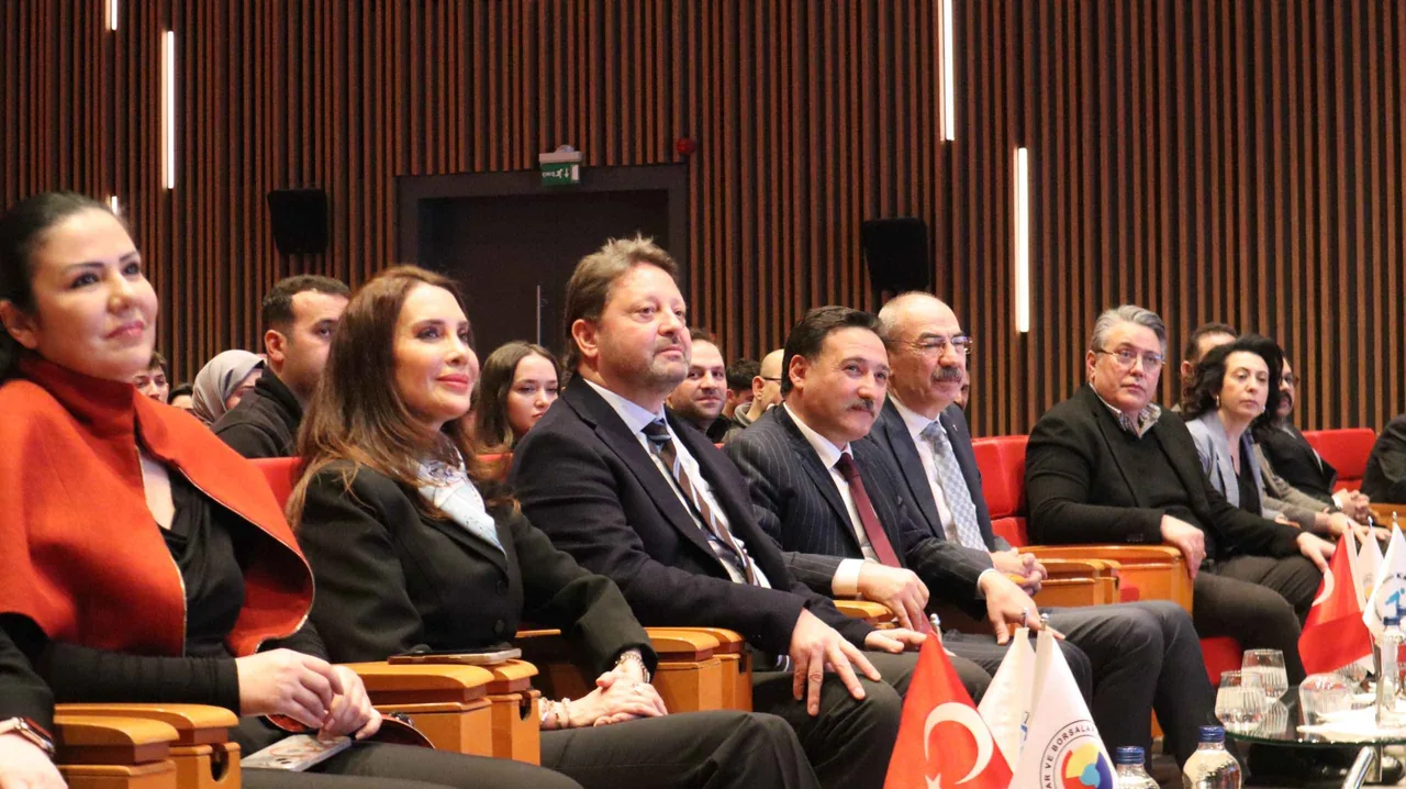 Vali Çiçek’ten Net Mesaj: E-Ticaret Artık Milli Mesele — haber görseli