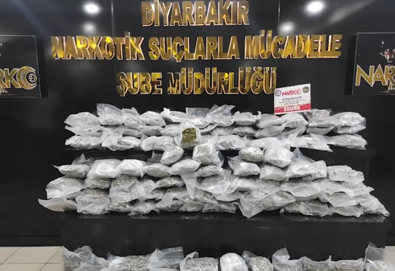 Diyarbakır Emniyeti Uyuşturucu Tacirlerine Göz Açtırmıyor! Mayıs Ayında 748 Şüpheli Yakalandı — haber görseli