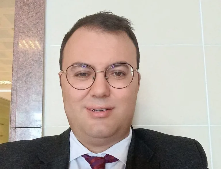 YENİ Parti Kayseri'de kongre gerilimi: İbrahim Kaan’dan Çetin Arık’a Hodri Meydan  — haber görseli