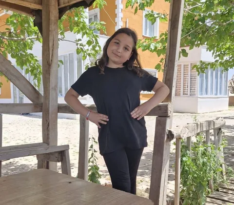 2 yıldır kanser tedavisi gören 11 yaşındaki Zeynep Aktar, hayatını kaybetti — haber görseli