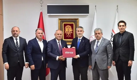 Başkan Öztürk Ankara’da Protokol İmzaladı! Yahyalı’ya yarı olimpik kapalı yüzme havuzu yapılacak — haber görseli