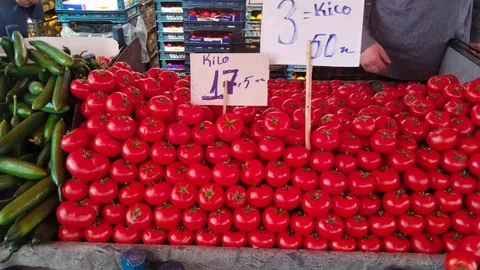 Semt Pazarında Bile Fiyatlar Ateş Pahası! İşte Güncel Sebze- Meyve Fiyatları — haber görseli