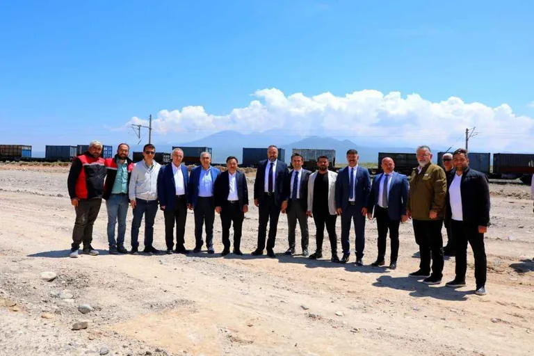 170 Bin Metrekarelik Dev Proje! Limanlara Raylı Bağlantı: Vali Gökmen Çiçek İncelemelerde Bulundu — haber görseli