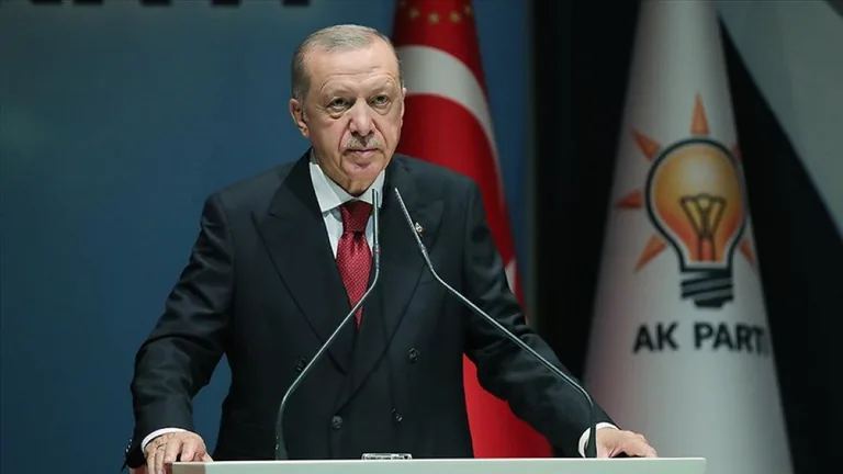 AK Parti'de değişim başladı! Cumhurbaşkanı Erdoğan, 31 Mart'ın faturasını 7 İl başkanına kesti — haber görseli