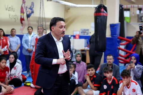Vali Gökmen Çiçek, Sağlık ERVA Spor Kulübü Sporcularıyla Bir Araya Geldi — haber görseli