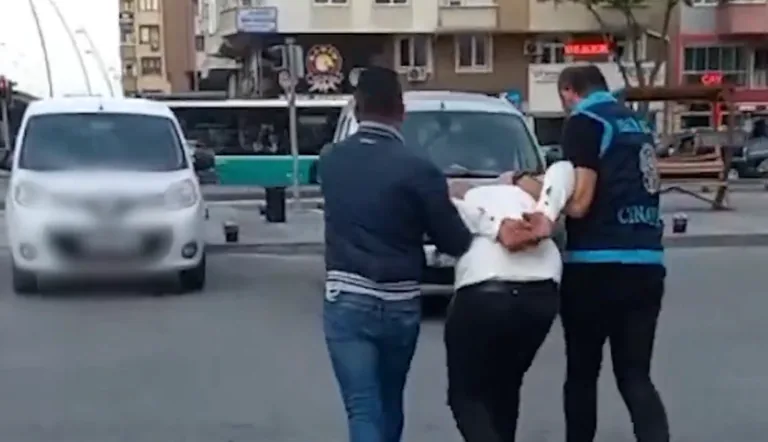 Denetim Yapan Polis Memuru Hamdi Uysal'a Aracıyla Çarparak Yaralayan Zanlı Tutuklandı — haber görseli