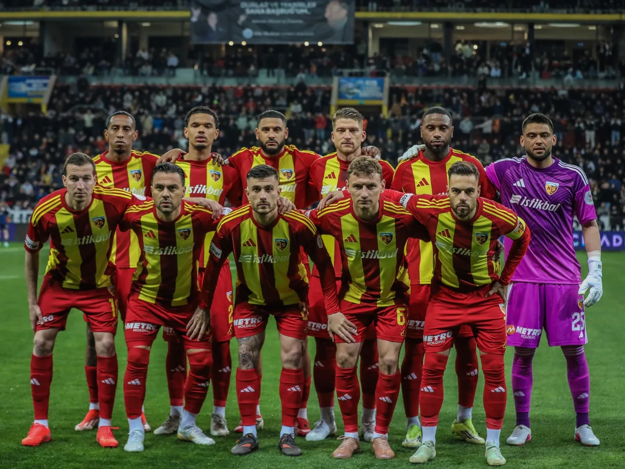 Kayserispor sahasında ağır yenilgi ! Kayserispor:0 Fenerbahçe:4  — haber görseli
