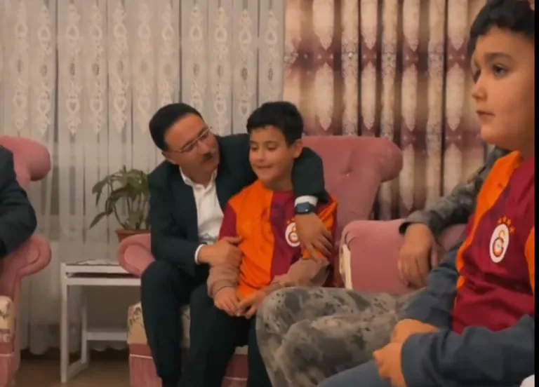 Vali Çiçek ve İl Emniyet Müdürü Aydın, Şehit Polis Memuru Ramazan Kırboğa'nın Ailesini Ziyaret Etti — haber görseli
