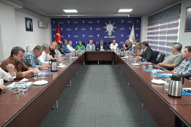 Fatih Üzüm'den Kongre Öncesi İlçe Başkanlarıyla İstişare Toplantısı — haber görseli