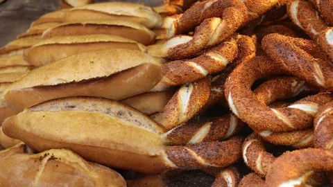 Ekmek ve Simide Bakanlığın Onayı Olmadan Zam Yapılamayacak!İşte Resmi Gazete'de yayımlanan karar... — haber görseli