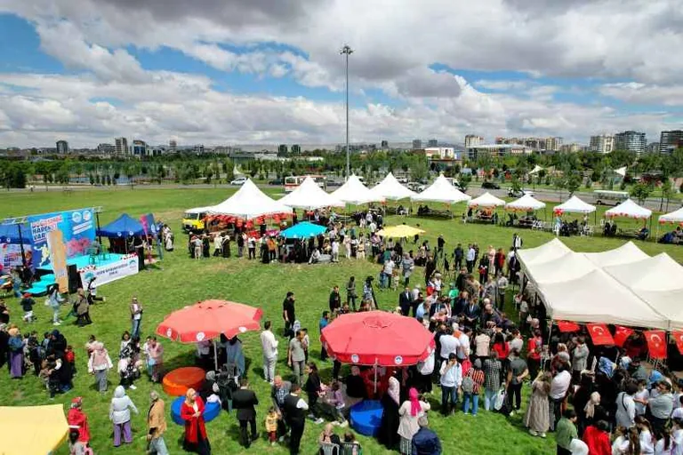 Kayseri Protokolü Koruyucu Aile Şenliği’nde Buluştu — haber görseli
