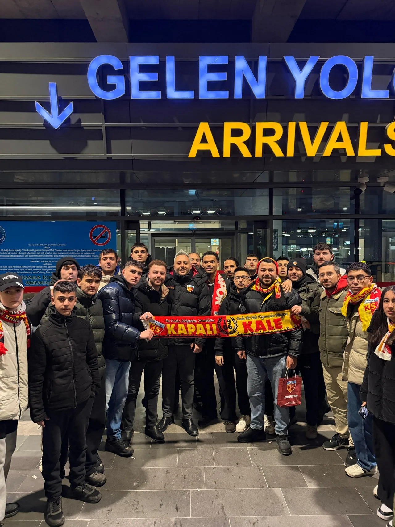 Kayserispor’dan dünya çapında hamle! Yeni transfer Jadel Katongo Kayseri'de — haber görseli