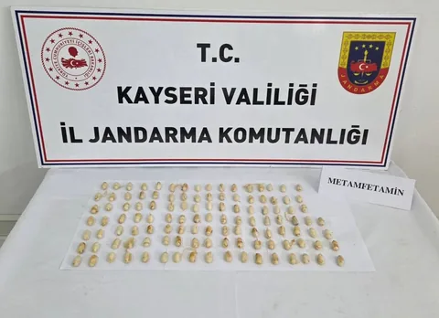 Develi'de Ticari Takside Yakalandı! 116 kapsül metamfetamin bağırsağından çıktı — haber görseli