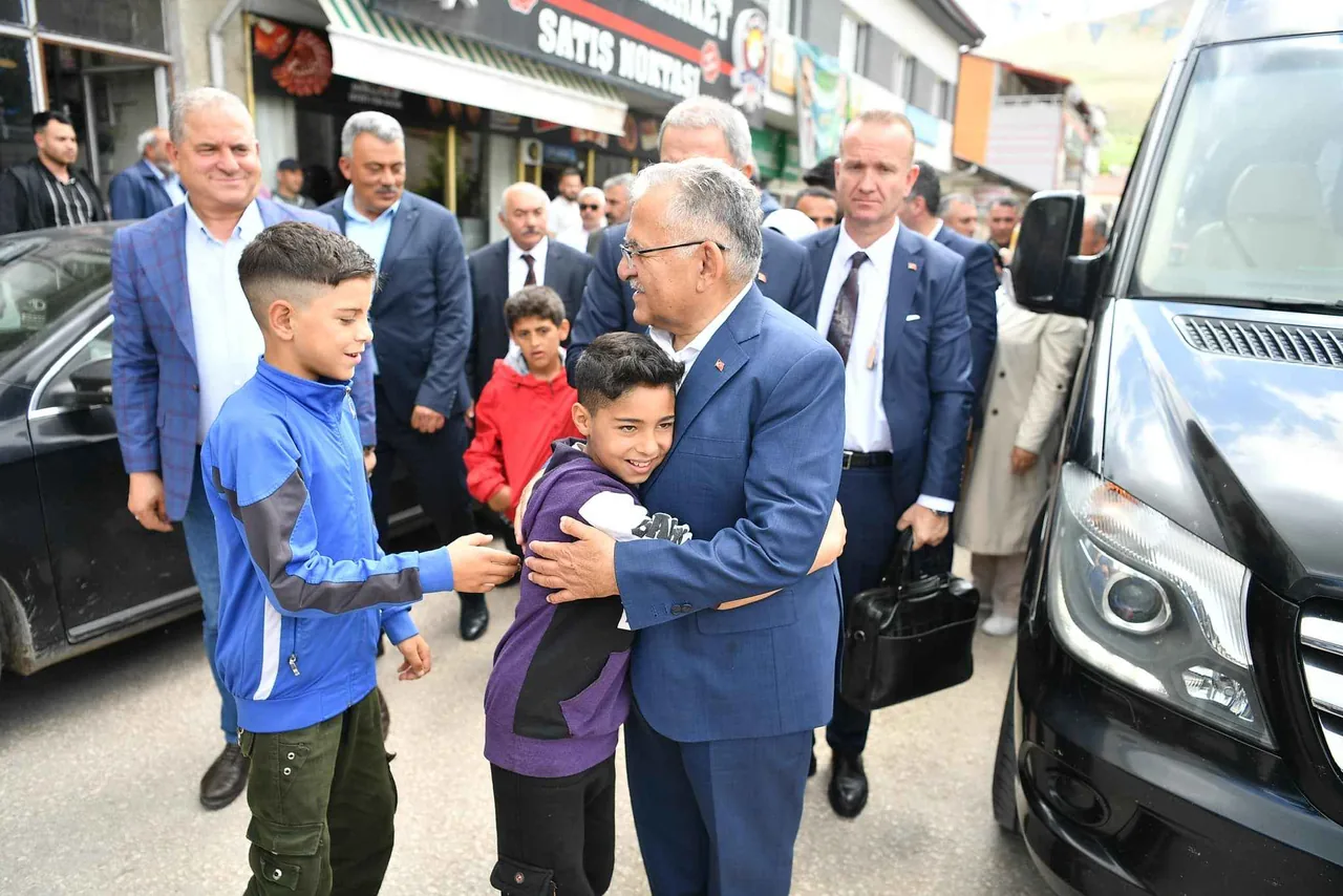 Akar ,Büyükkılıç ve Ersoy'dan Pınarbaşı Çıkartması — haber görseli