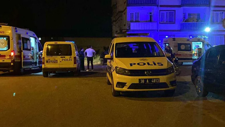 Düğünü Kana Buladılar! Sokak Düğününde çıkan silahlı kavgada 4 kişi yaralandı — haber görseli