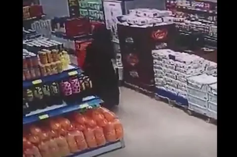 Kayseri’de Akıl Almaz Görüntüler! Alparslan Mahallesi'nde ki Tuvalet Skandalı ve Hırsızlık Aynı Kişiden! — haber görseli