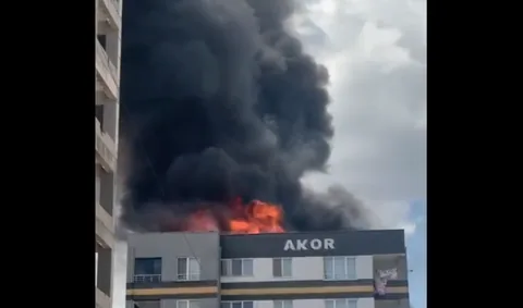 Kayseri'de 7 Katlı Binanın Çatı Katı Alevlere Teslim Oldu! Yangını Söndürme Çalışmaları Devam Ediyor — haber görseli