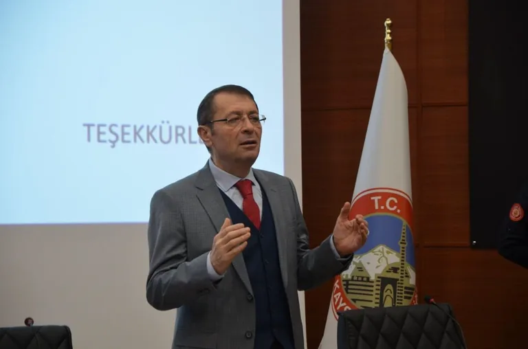 Vali Çiçek'ten Vali Yardımcısı Şenol Esmer için taziye mesajı — haber görseli