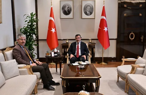 Vekil Çopuroğlu, tren hattı talebini Cumhurbaşkanı Yardımcısı Yılmaz'a iletti — haber görseli