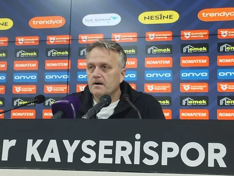 Kayserispor’dan Kritik Galibiyet! Teknik Direktörlerden Maç Sonu Açıklamaları — haber görseli