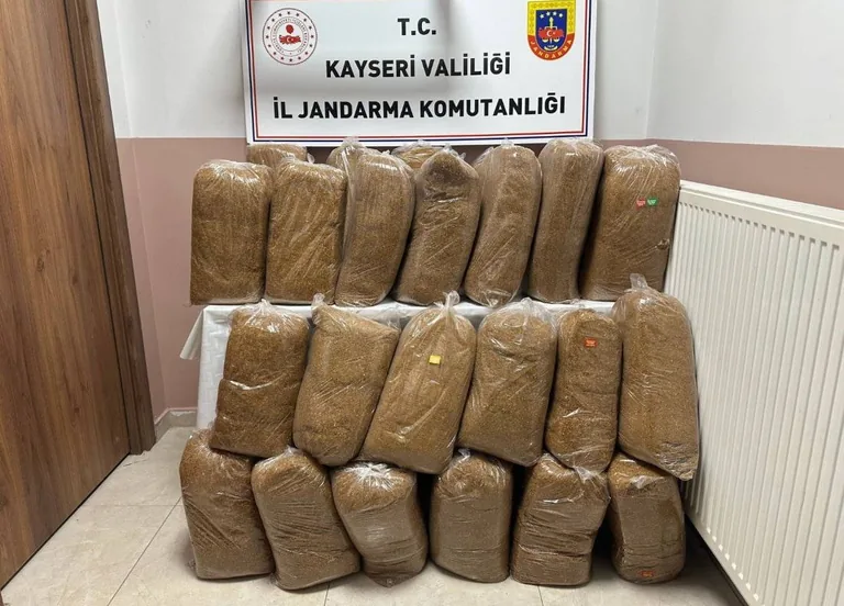 Pınarbaşı'da Otobüste 300 Kilogram Kaçak Tütün Ele Geçirildi — haber görseli