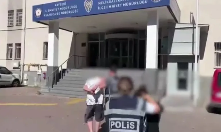 Firari Suçlular Yakayı Ele Verdi! 26 Yıl Hükümlü Y.K ve 4 Yıl Hapis Cezalı O.K Yakalandı — haber görseli