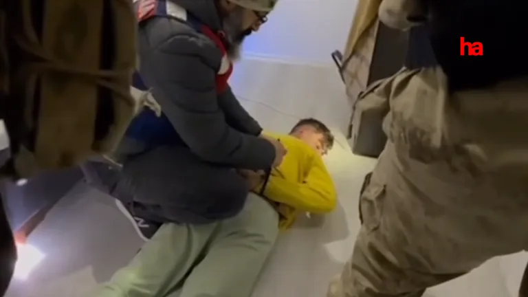Uyuşturucu Ticareti Yapan 6 Kişi Jandarma Ekiplerince Yakalandı — haber görseli
