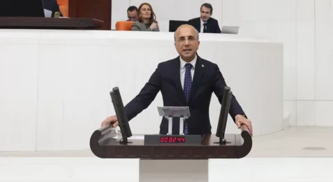 Olay Yerine Giden CHP'li Vekil Aşkın Genç, Vatandaşlarla Görüştü — haber görseli