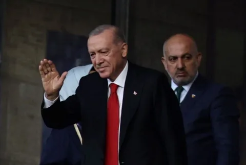 Hollanda - Türkiye Maçını İzlemeye Giden Cumhurbaşkanı Erdoğan’a Ali Çamlı da eşlik etti — haber görseli