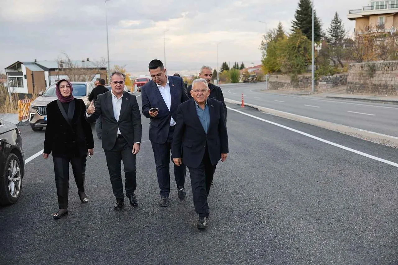 AK Parti Kayseri Milletvekili Akar ve Başkan Büyükkılıç, 3 İlçeye ziyarette bulundu — haber görseli