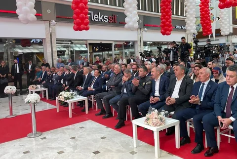 Kayseri Kumsmall Mobilya Fuarı Kapılarını Açtı: 4 Binden Fazla Üretici Burada! — haber görseli