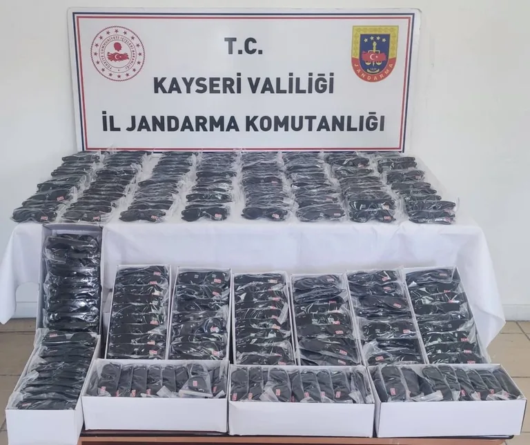  Kargo Kolisinden Servet Çıktı! Kayseri'de 3 Milyon TL'lik Kaçak Güneş Gözlüğü Yakalandı — haber görseli